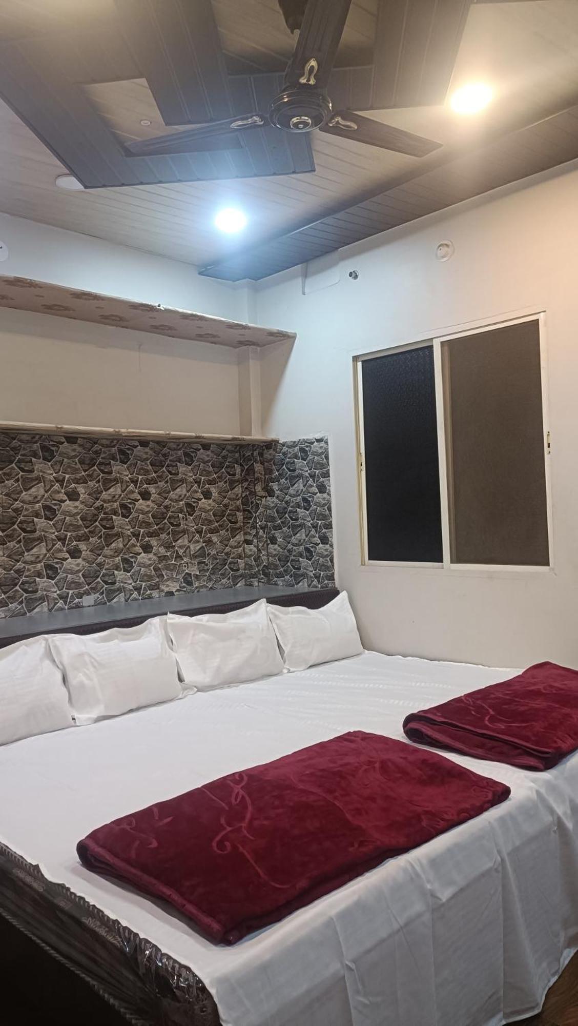 Mangaldeep Guest House Ujjain Bagian luar foto